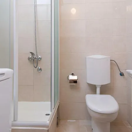 Amazing Apartment In Luka Dubrava With Wifi * Luka (Dalmatia)