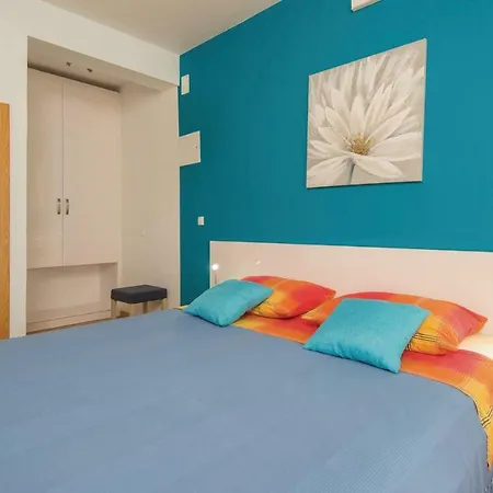 Amazing Apartment In Luka Dubrava With Wifi Apartment