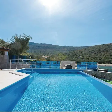 Amazing In Luka Dubrava With Wifi Luka (Dalmatia)