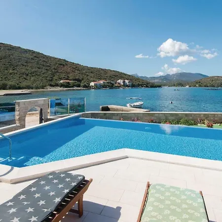 Apartment Amazing Apartment In Luka Dubrava With Wifi *
